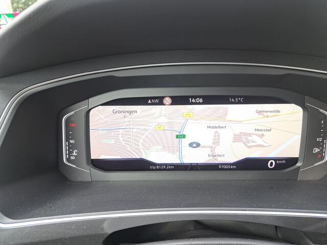 Volkswagen TIGUAN 1.5 TSI 130 Pk Highline Bs Alcantara Ecc Nav. Apple Carplay 6 Bak