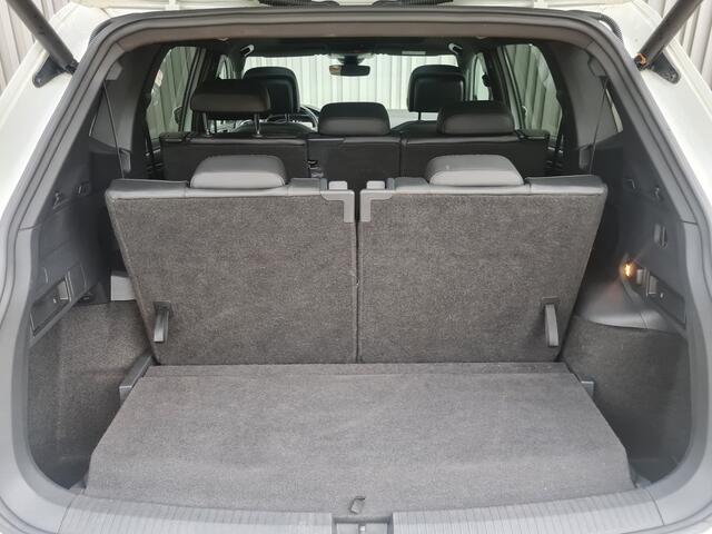 Volkswagen TIGUAN Allspace 1.5 TSI R-Line 7zits | 1Ste Eigenaar | Pano | 360 Camera | Leer | Navi | Xenon\Led | Dealer onderhouden Interesse, Proefrit? Bel of app met: 06-24 28 28 42