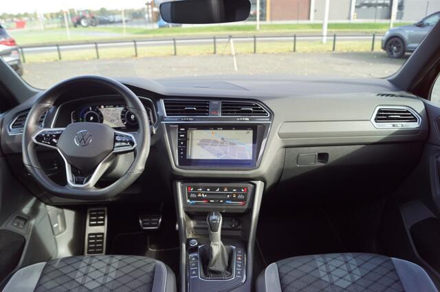 Volkswagen TIGUAN 1.4 e-Hybrid R-Line Black style 245pk/ Panodak /DCC / ACC /Navi Pro /Head-up/ 360 gr. Camera / AppConnect/ 20 inch LM
