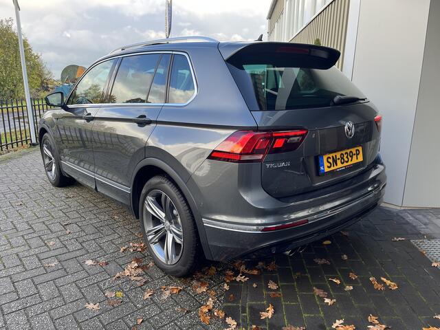 Volkswagen TIGUAN 1.4 TSI ACT 150 pk R-Line | Panoramadak | 1800 kg trekgewicht | Side Assist | Head Up | Trekhaak | Camera | ACC | Stoelverwarming | Active info Display
