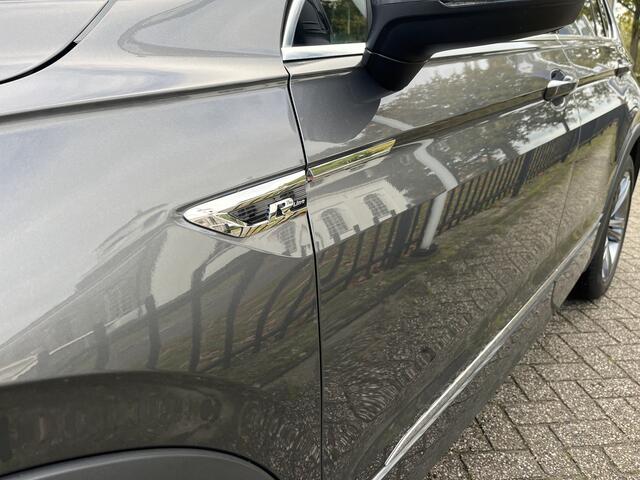 Volkswagen TIGUAN 1.4 TSI ACT 150 pk R-Line | Panoramadak | 1800 kg trekgewicht | Side Assist | Head Up | Trekhaak | Camera | ACC | Stoelverwarming | Active info Display