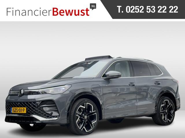 Volkswagen TIGUAN 1.5 eHybrid 272PK AUT6 R-LINE EDITION NWSTE-MODEL!! PANODAK LEDER NAVI CAMERA PARK-ASSIST LED LMV PDC