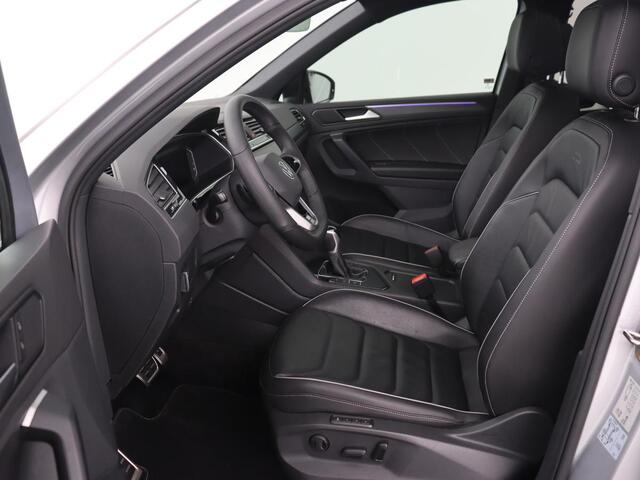 Volkswagen TIGUAN 1.4 TSI eHybrid R-Line | Panoramadak | Leder | Trekhaak | 360 Camera | Sfeerverlichting | Adaptive cruise | 20'' | Carplay | Adaptief onderstel | Matrix LED | Park Assist | PHEV | Plug In