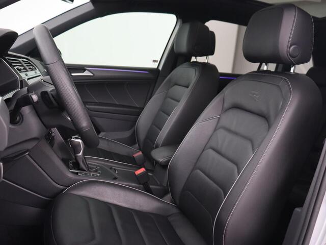 Volkswagen TIGUAN 1.4 TSI eHybrid R-Line | Panoramadak | Leder | Trekhaak | 360 Camera | Sfeerverlichting | Adaptive cruise | 20'' | Carplay | Adaptief onderstel | Matrix LED | Park Assist | PHEV | Plug In