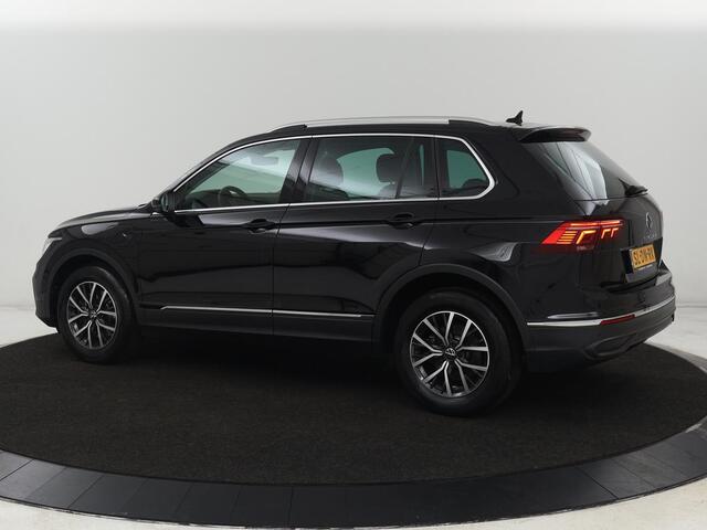 Volkswagen TIGUAN 1.4 TSI eHybrid Style | Stoelverwarming | Camera | Adaptive cruise | Carplay | Sfeerverlichting | Full LED | Navigatie | Park Assist | DAB | Stuurverwarming | PHEV | Plug In