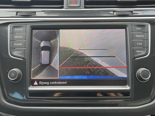 Volkswagen TIGUAN 1.4 TSI ACT Highline / Inklapbare Trekhaak (Trekgewicht 1.800kg) / Elektrisch Glazen Schuif- en Kanteldak / 360º Camera / Apple Carplay & Android Auto / Adaptieve Cruise Control / Climate Control / Navigatie full map / Elektrisch Verstelbare Bestuurdersst