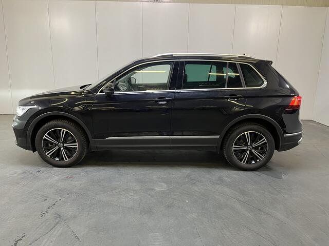 Volkswagen TIGUAN 1.4 TSI eHybrid Elegance / AUTOMAAT/ 245PK/ ALCANTARA/ MATRIX/ ADAPT. CRUISE/ APP-CONNECT/ NAVI/ PARK. SENSOREN + CAMERA/ STOEL-STUUR VERWARM./ 3-ZONE CLIMA