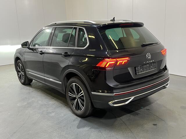 Volkswagen TIGUAN 1.4 TSI eHybrid Elegance / AUTOMAAT/ 245PK/ ALCANTARA/ MATRIX/ ADAPT. CRUISE/ APP-CONNECT/ NAVI/ PARK. SENSOREN + CAMERA/ STOEL-STUUR VERWARM./ 3-ZONE CLIMA
