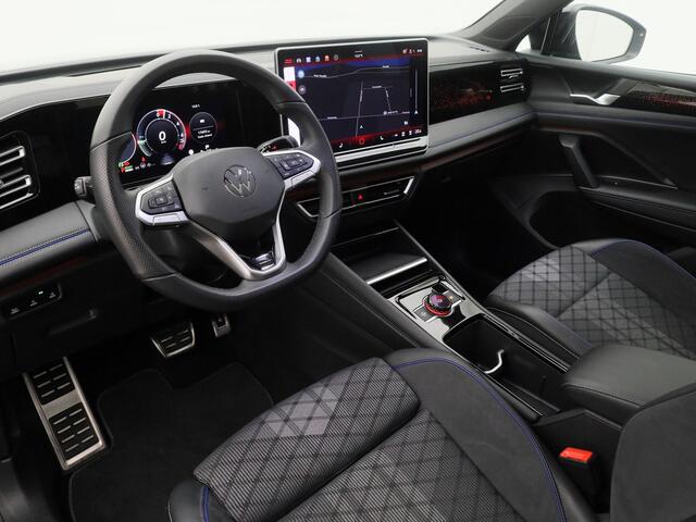 Volkswagen TIGUAN 1.5 eHybrid R-Line Edition | PANO | 360° | ADAPTIVE | HUD | IQ LIGHT | KEYLESS | STOELMASSAGE | STOEL- EN STUURVERW.