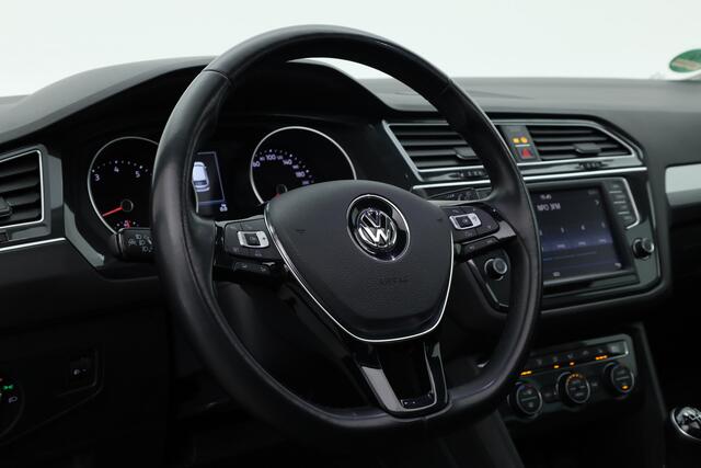 Volkswagen TIGUAN 1.4 TSI Connected Series | Pano | Elek. Trekhaak | Massage | CarPlay | Stoelverw. | Navi | Cruise Contr.