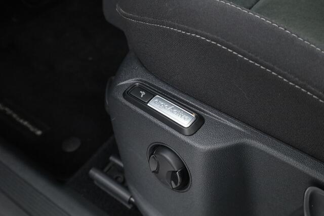 Volkswagen TIGUAN 1.4 TSI Connected Series | Pano | Elek. Trekhaak | Massage | CarPlay | Stoelverw. | Navi | Cruise Contr.