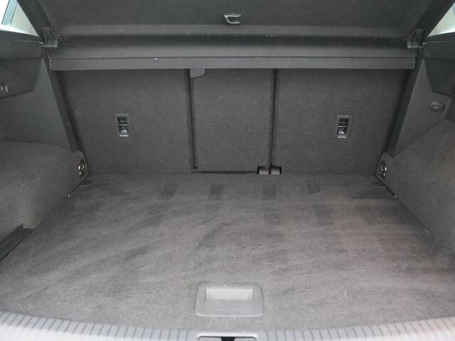 Volkswagen TIGUAN 1.5 TSI Comfortline 130PK Trekhaak, Alarm, Navi, PDC voor en achter, 17" LM Velgen