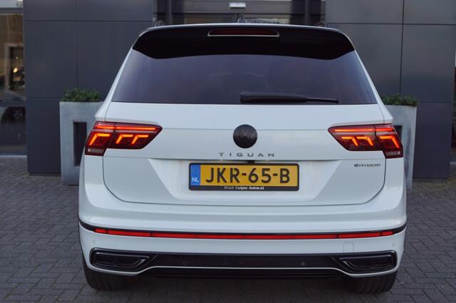 Volkswagen TIGUAN 1.4 e-Hybrid R-Line Black style 245pk/ Panodak /DCC/Leer/Navi Pro /Head-up/360gr Camera/Trekhaak wegklb./ AppConn/ACC