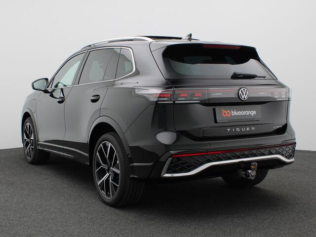 Volkswagen TIGUAN 1.5 eHybrid R-Line Edition 272PK DSG Pano-Schuifdak, Volleder, Memorystoel, 20" LM Velgen, Trekhaak, Matrix LED-Verlichting, Navi, Side Assist, Elektr. Achterklep