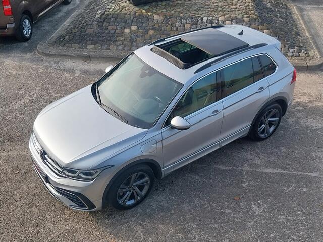 Volkswagen TIGUAN 1.4 TSI PHEV eHybrid R-Line 1e EIGENAAR PANO DAK VIRTUAL COCKPIT ADAPT CRUISE CAMERA PARK ASSIST HALF LEER LED NAVI ECC R LINE