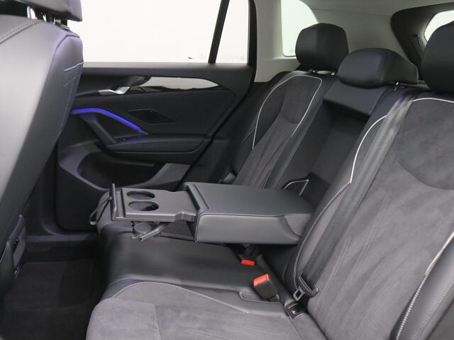 Volkswagen TIGUAN 1.5 eHybrid Elegance 204PK DSG Trekhaak, ErgoActive Stoel, Stoelverwarming voor + achter, Stuurwielverwarming, 360gr. Camera, Led Plus, Navigatie, Alarm, Keyless, Side Assist, Virtual Pedal, 18" LM Velgen