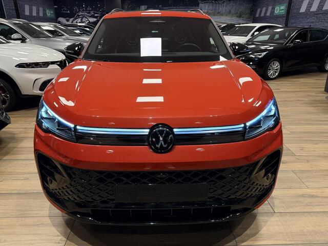 Volkswagen TIGUAN 1.5 eTSI R-Line Edition |Stoel/stuur verwarm|Massage stoelen|Panoromadak|Trekhaak|Winterwielen set extra|