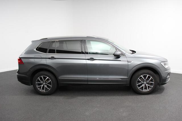 Volkswagen TIGUAN Allspace 1.5 TSI DSG Comfortline 7p. | Climate Control | Camera | Parkeer sensoren | Trekhaak | Electrisch bedienbare achterklep | Stoelverwarming