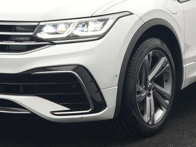 Volkswagen TIGUAN 1.4 TSI eHybrid R-Line Business+ Plug In Hybrid 245pk Dealer O.H. PHEV | Panodak | Adaptive Cruise | 360 Camera | IQ Light | Lederen Stoelen Memory & Verwarmd | Apple Carplay | Stuur Verwarmd | Sfeerverlichting | Virtual | Navigatie | Blis | DAB |