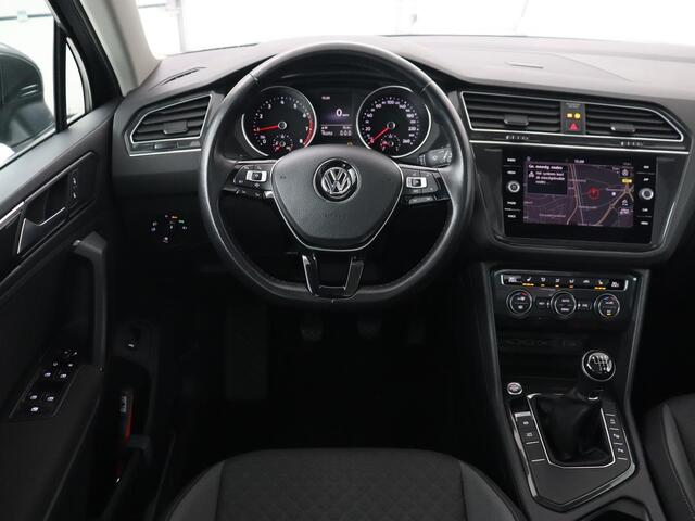 Volkswagen TIGUAN 1.5 TSI Comfortline | Panoramadak | Stoelverwarming | Carplay | Camera | Keyless | Adaptive cruise | Navigatie | Full LED
