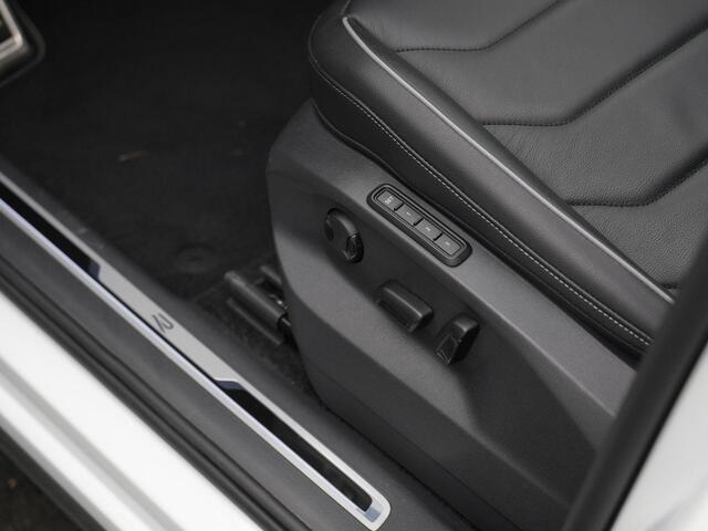 Volkswagen TIGUAN 1.4 TSI eHybrid 245 pk DSG R-Line Business+ | Panoramadak | Leder | Geheugenstoelen | Adaptief onderstel | Rondomzicht camera | IQ Light