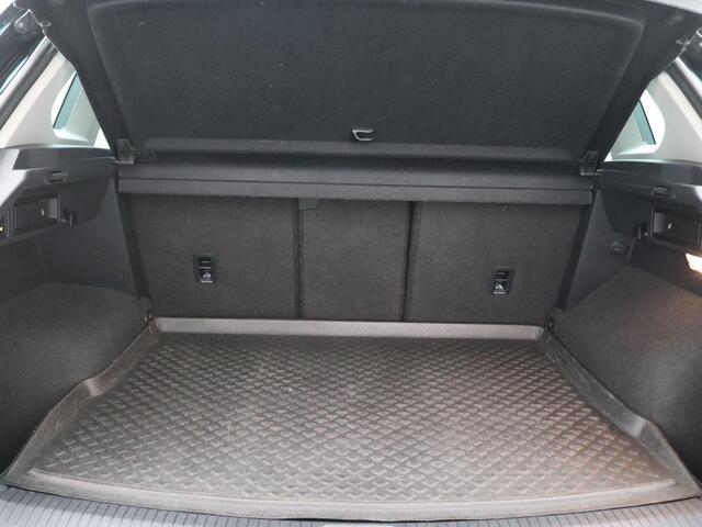 Volkswagen TIGUAN 1.5 TSI ACT Highline Business R 150PK DSG Pano-Schuifdak, Trekhaak, Virtual Pedal, Head-Up Display, Achteruitrijcamera, Stoelverwarming, Keyless, 19" LM Velgen