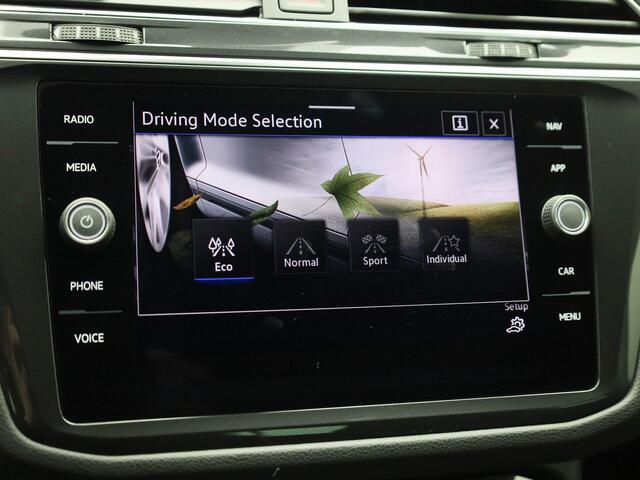 Volkswagen TIGUAN 1.5TSI/150PK Move DSG · Navigatie · Camera + Parkeersensoren · Apple/Android Car Play ·