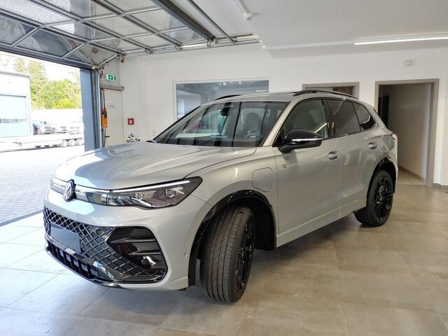 Volkswagen TIGUAN 1.5 TSI E-HYBRID R-LINE PANO-DAK/TREKHAAK/CAMERA/HUD/ACC/STOELVERW