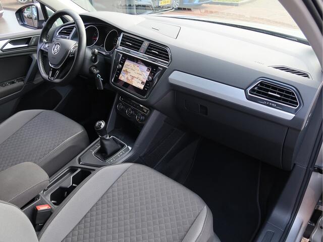 Volkswagen TIGUAN 1.5 TSI Comfortline Executive | Parkeersensoren | Led | Navigatie | Camera