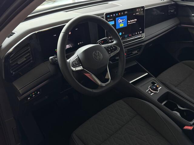 Volkswagen TIGUAN 1.5 eTSI 150PK DSG ? NIEUWE AUTO? TREKHAAK IQ.LED CARPLAY NAVI ELEK.KLEP STOEL/STUUR VERW LED 10/2025 BENZINE