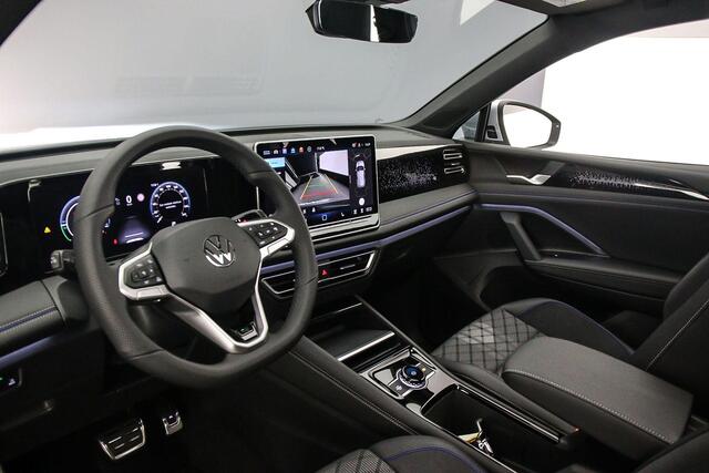 Volkswagen TIGUAN R-Line Edition 1.5 TSI eHybrid 272pk DSG Automaat Trekhaak, Panoramadak, Adaptive cruise control, Navigatie, Elektrische achterklep