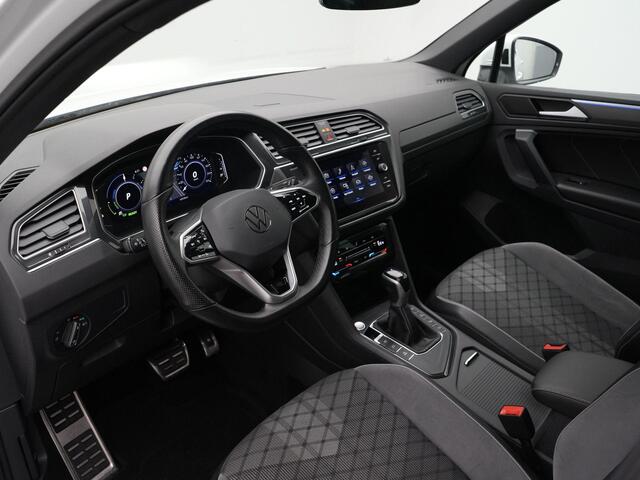 Volkswagen TIGUAN 1.4 TSI eHybrid 245 pk DSG R-Line Business+ | Panoramadak | Adaptief onderstel | IQ Light | Achteruitrijcamera