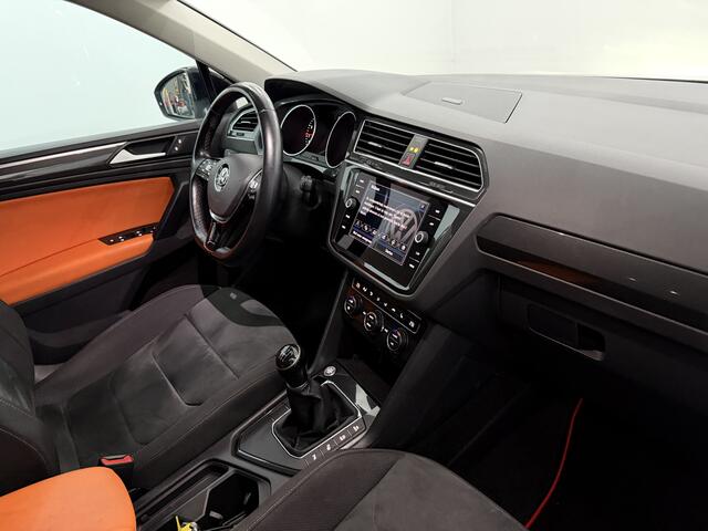 Volkswagen TIGUAN 1.5 TSI ACT R-line Camera, Navi, Keyless start, Winterpakket, Cruise control, A start stop, Massage stoelen, Sportief velgen