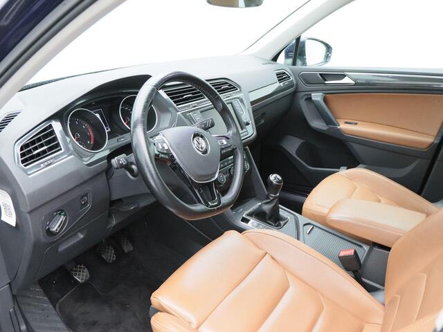 Volkswagen TIGUAN 1.4 TSi 150 Pk ACT Connected Series | Adaptive Cruise | Stoelverwarming | CarPlay | Parkeersensoren | Stoelmassage | Panoramadak | Trekhaak | 62.911 Km!!