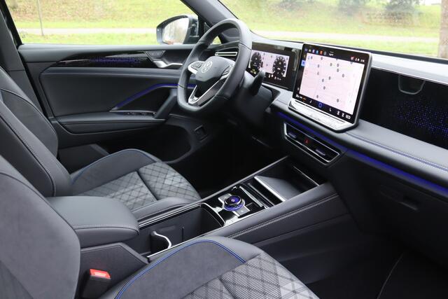 Volkswagen TIGUAN 1.5 eHybrid 272pk R-Line Edition Pano/IQ.Light/Camera/Keyless/ACC/DCC/ErgoActive/Dodehoek/20"/Trekhaak wegkl.