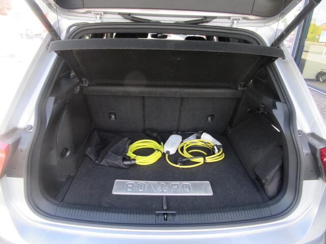 Volkswagen TIGUAN 1.4 TSI eHybrid PHEV R-Line Business+ | LED Matrix | Camera | Adaptive CC | Black Pack | (occasion)