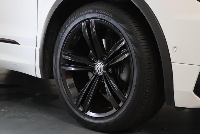 Volkswagen TIGUAN 1.5 TSI R-line Blackstyle Panoramadak, LED, Camera, Apple Carplay/Android Auto
