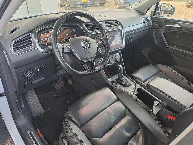 Volkswagen TIGUAN Allspace 1.5 TSI Highline R-line 7-Persoons , Trekhaak, Panoramadak, Lederen bekleding, Virtual Cockpit,