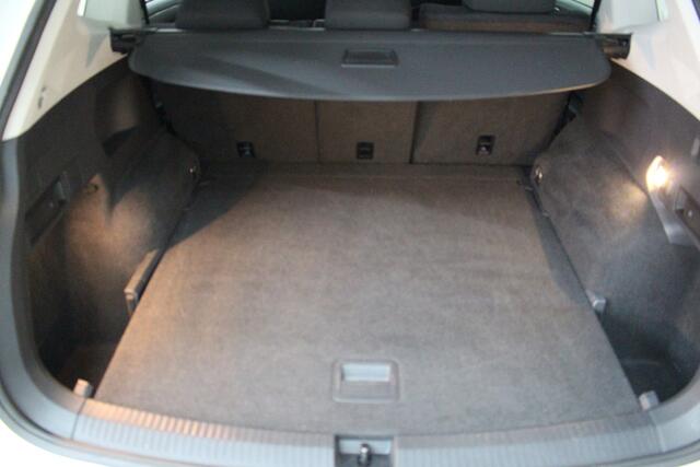 Volkswagen TIGUAN Allspace 1.5 TSI Comfortline Panoramadak | Trekhaak | Lichtmetalen Velgen | Adaptieve Cruise Control