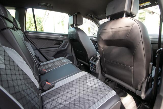 Volkswagen TIGUAN 1.4 TSI eHybrid R-Line Business+ - Wegkl. Trekhaak | Winter pack | HUD | Blindspot | Dode hoeksens.