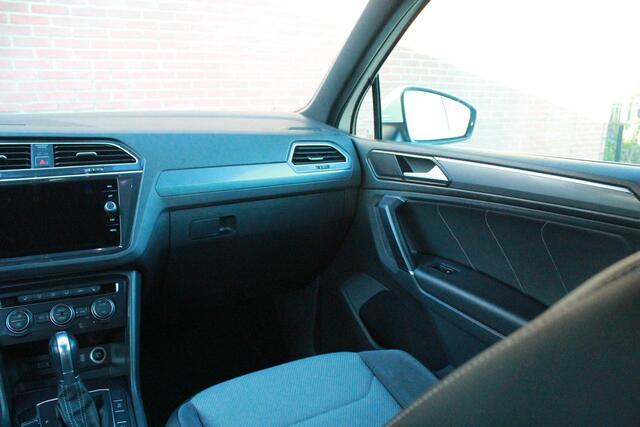 Volkswagen TIGUAN 2.0 TSI 4Motion R-line | ACC | Stoelverwarming |