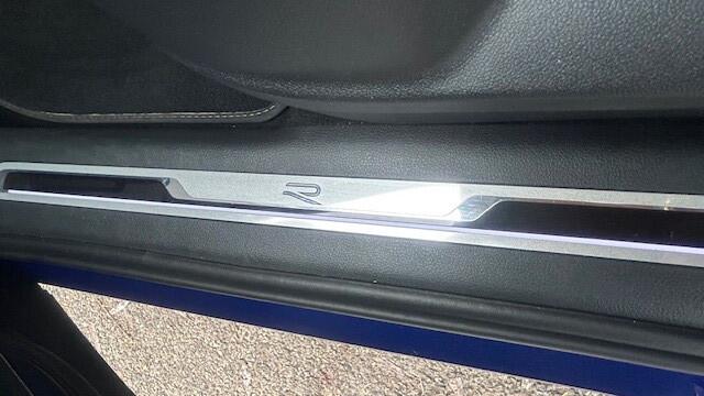 Volkswagen TIGUAN 1.5 TSI R-Line AUTOMAAT 26.000KM!! 1E EIGENAAR!! NAVIGATIE, APPLE CARPLAY, DAB RADIO, STUURVERWARMING, STOELVERWARMING, AMBIËNTEVERLICHTING, DIGITAAL DASHBOARD, DODEHOEK ASSIST, RIJBAAN ASSIST, ADAPTIVE CRUISE CONTROL, ACHTERUITRIJCAMERA, PARKEERHULP V/A,