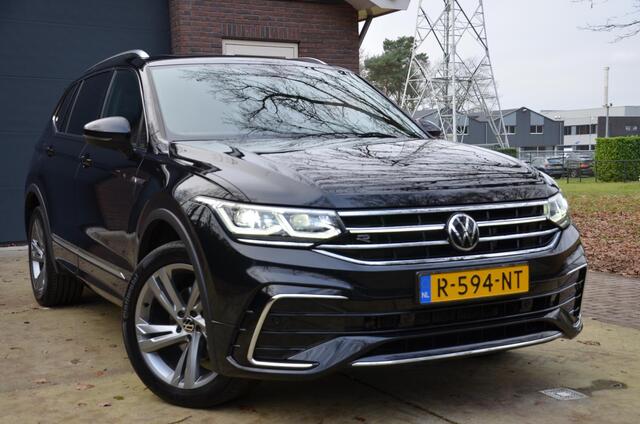 Volkswagen TIGUAN Allspace 1.5 TSI R-Line Business+ 7 Persoons Automaat/Navi/Pdc/Ecc/Achteruitrijcamera/Panoramadak/Stoel&Stuur verwarming/Virtueel dashboard/Privacy-Glass/Cr-Controle/19-Inc Lmv
