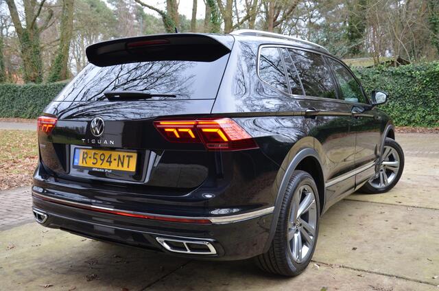 Volkswagen TIGUAN Allspace 1.5 TSI R-Line Business+ 7 Persoons Automaat/Navi/Pdc/Ecc/Achteruitrijcamera/Panoramadak/Stoel&Stuur verwarming/Virtueel dashboard/Privacy-Glass/Cr-Controle/19-Inc Lmv