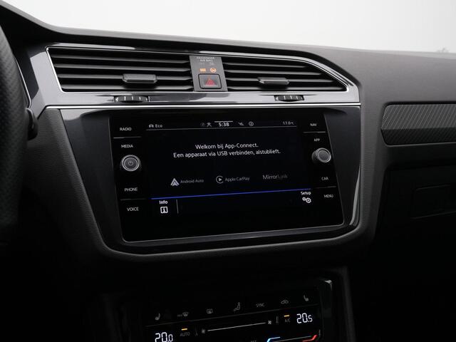 Volkswagen TIGUAN 1.4 TSI eHybrid 245 pk DSG R-Line | Trekhaak | Adaptief onderstel | IQ Light | Stuur-/stoelverwarming | Achteruitrijcamera