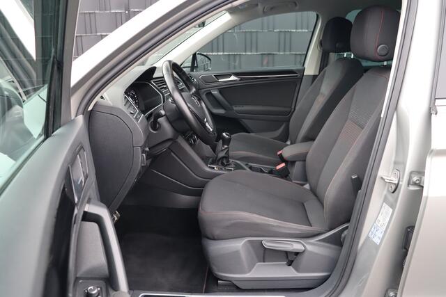 Volkswagen TIGUAN 1.4 TSI ACT Comfortline Business R | Adap. Cruise | HUD | Stoelverwarming | Trekhaak | Navigatie | Climate Control