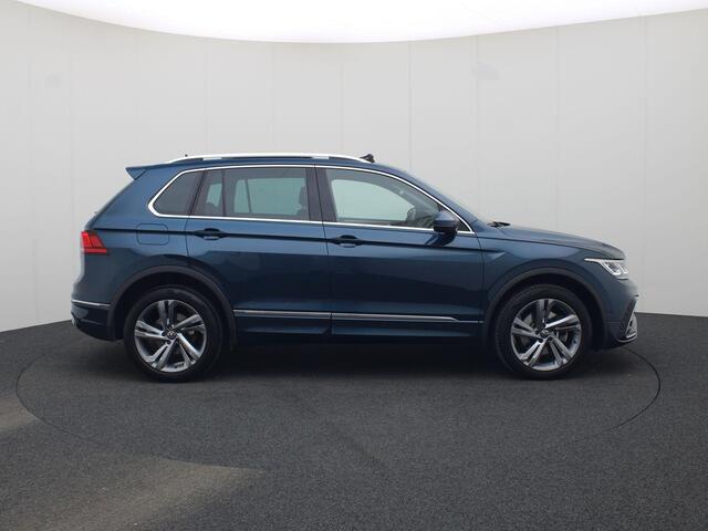 Volkswagen TIGUAN 1.4 TSI eHybrid 245PK DSG R-Line · Panoramadak · Camera · P-Sensoren · Elek. Trekhaak · Keyless · Stoel& Stuurverwarming · 19'' Inch ·