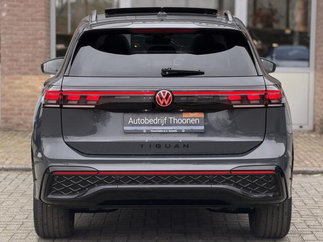 Volkswagen TIGUAN 1.5 eHybrid R-Line Edition Trekhaak | Camera | Pano