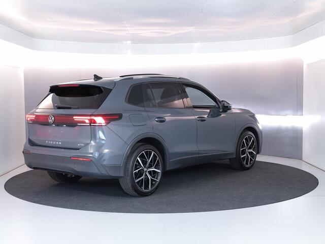 Volkswagen TIGUAN 1.5 eTSI Life Edition 150 PK DSG | Verlengde garantie | Panorama dak | Trekhaak uitklapbaar | 20 "LM velgen |