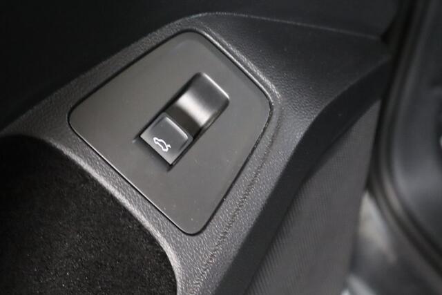 Volkswagen TIGUAN Allspace 1.5 TSI 2x R-line Blackstyle 7-Persoons Panoramadak, Head-up Display, ACC, Apple CarPlay/Android Auto,